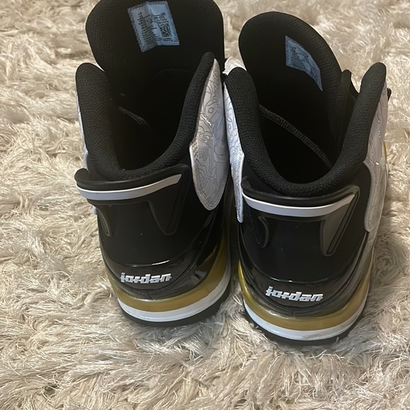 Jordan’s - Picture 3 of 3